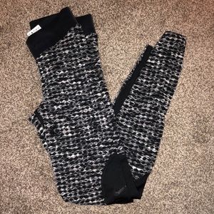 Nike Women’s Pro Hyperwarm Training Tights